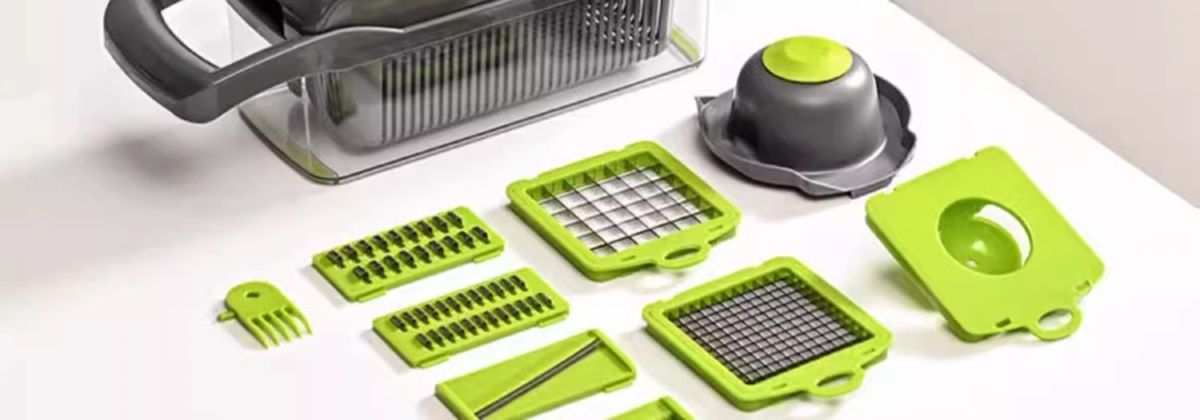Kitchen vegetable chopper, slicer, grater for carrot and onion