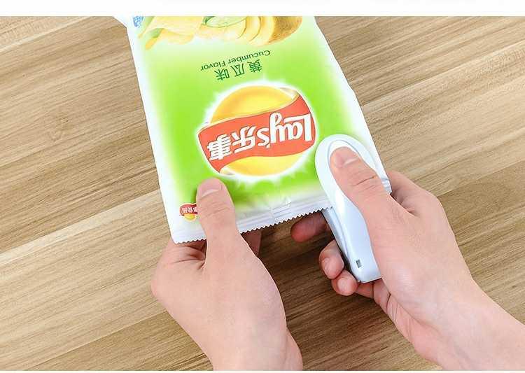 Portable mini heat sealing machine for plastic bags