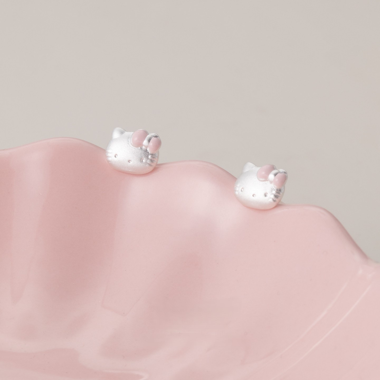S999 Silver Butterfly Bow Kitten Stud Earrings Delicate