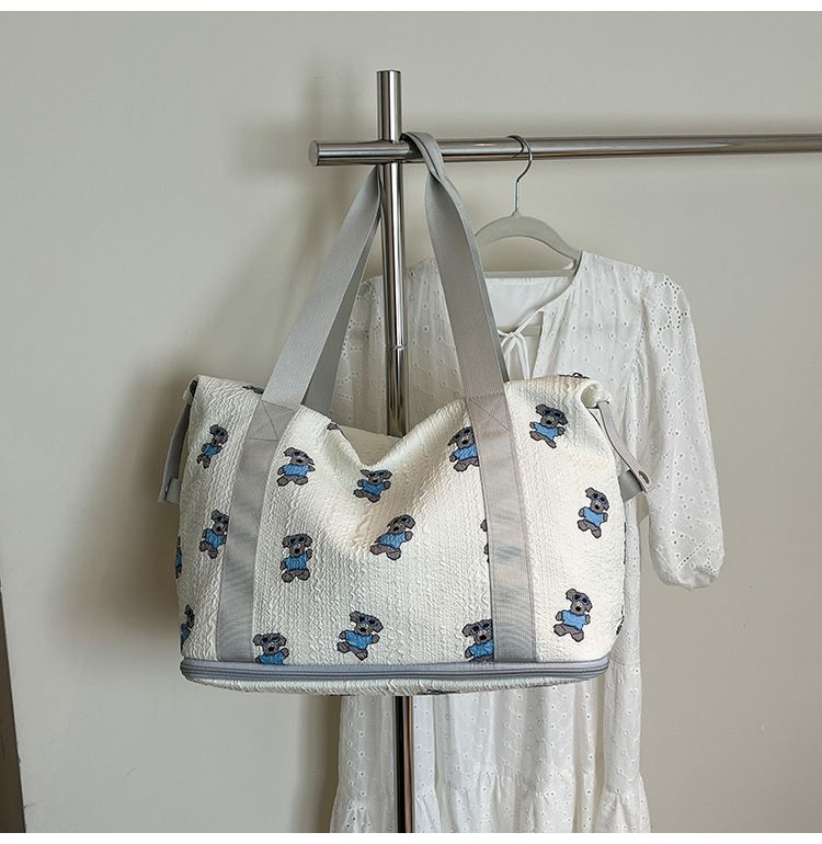 Large capacity travel bag, expandable, wet and dry separation