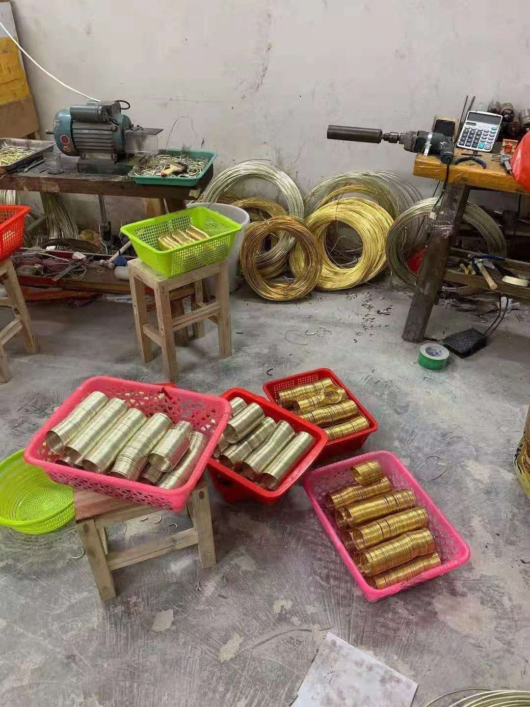 Lotus çiçeği emaye bileklik, beyaz bakır vermiş gümüş, lüks stil
