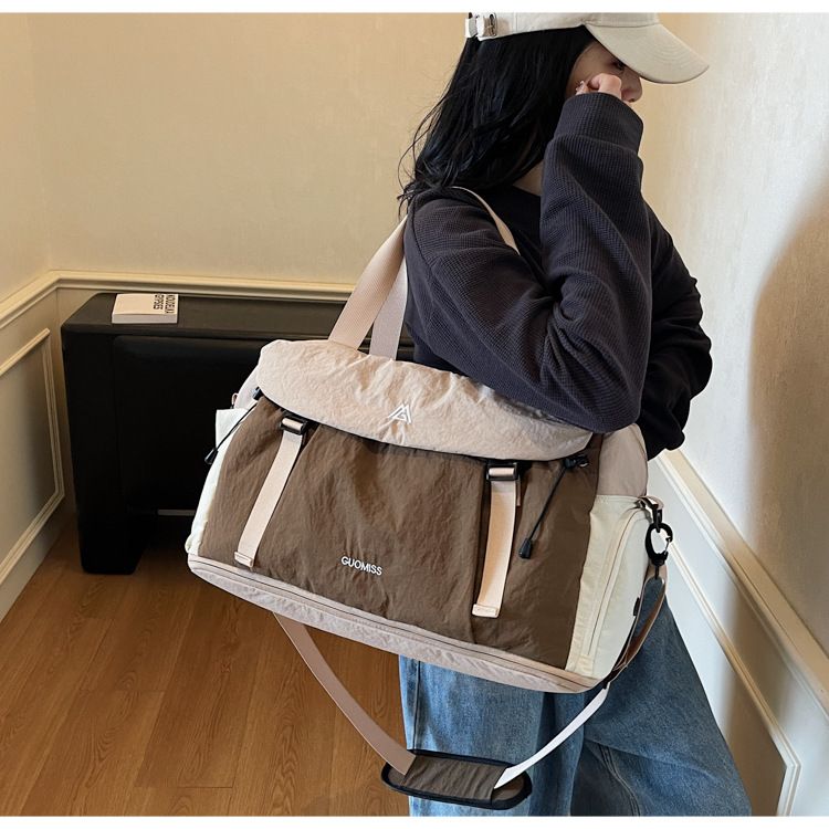 Women's travel bag with dry and wet separation, large capacity