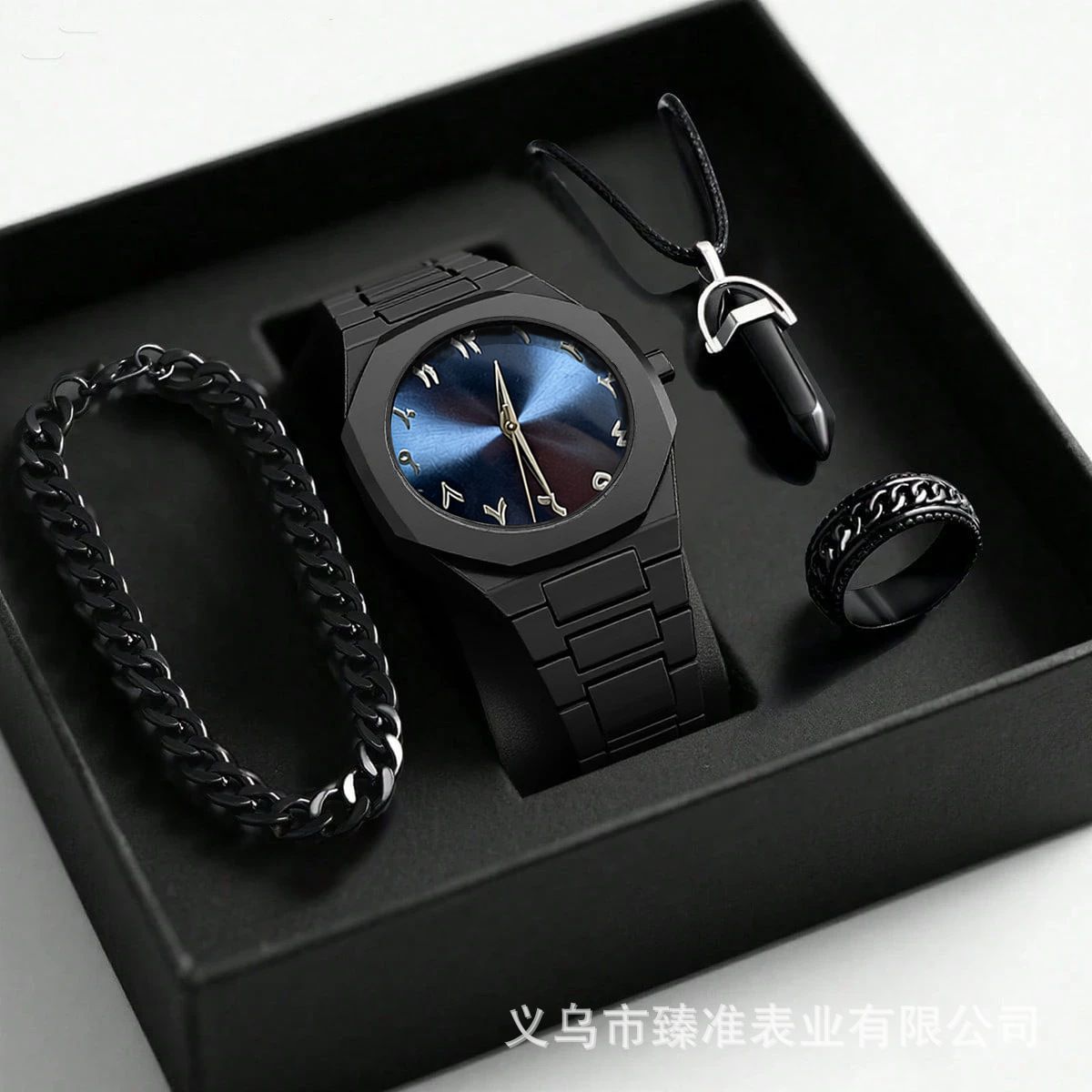 Quartz wristwatches for men and women, luxury lightweight design