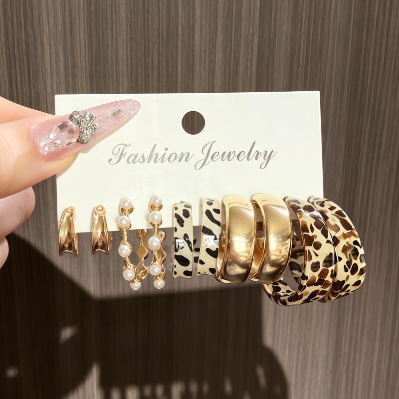C-shape geometric vintage earring set