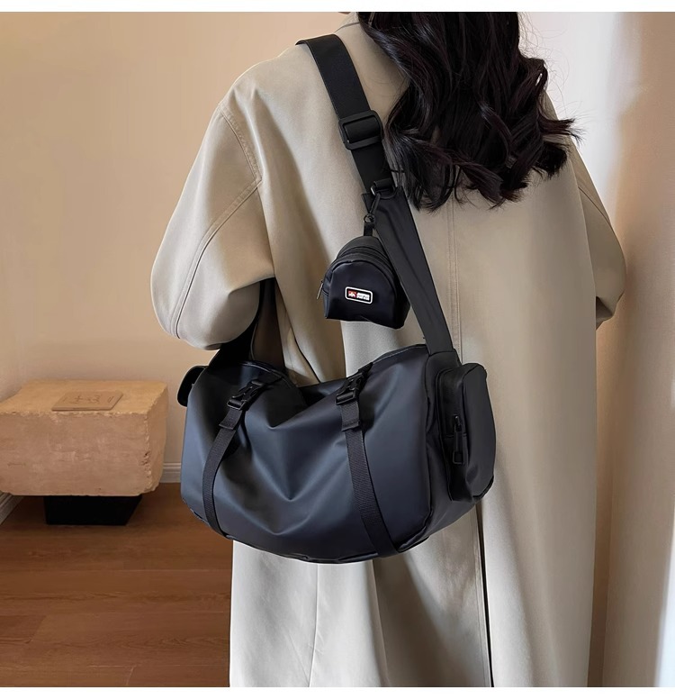 Waterproof sports bag, large capacity