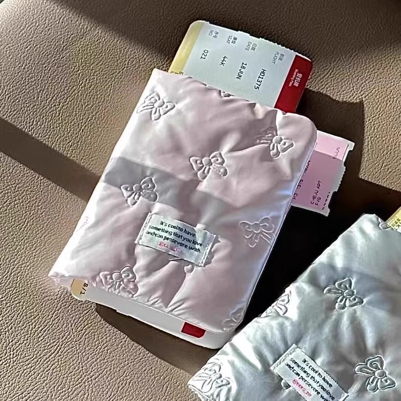 Pasaport cüzdanı, kız pembe kelebek yay tasarımı