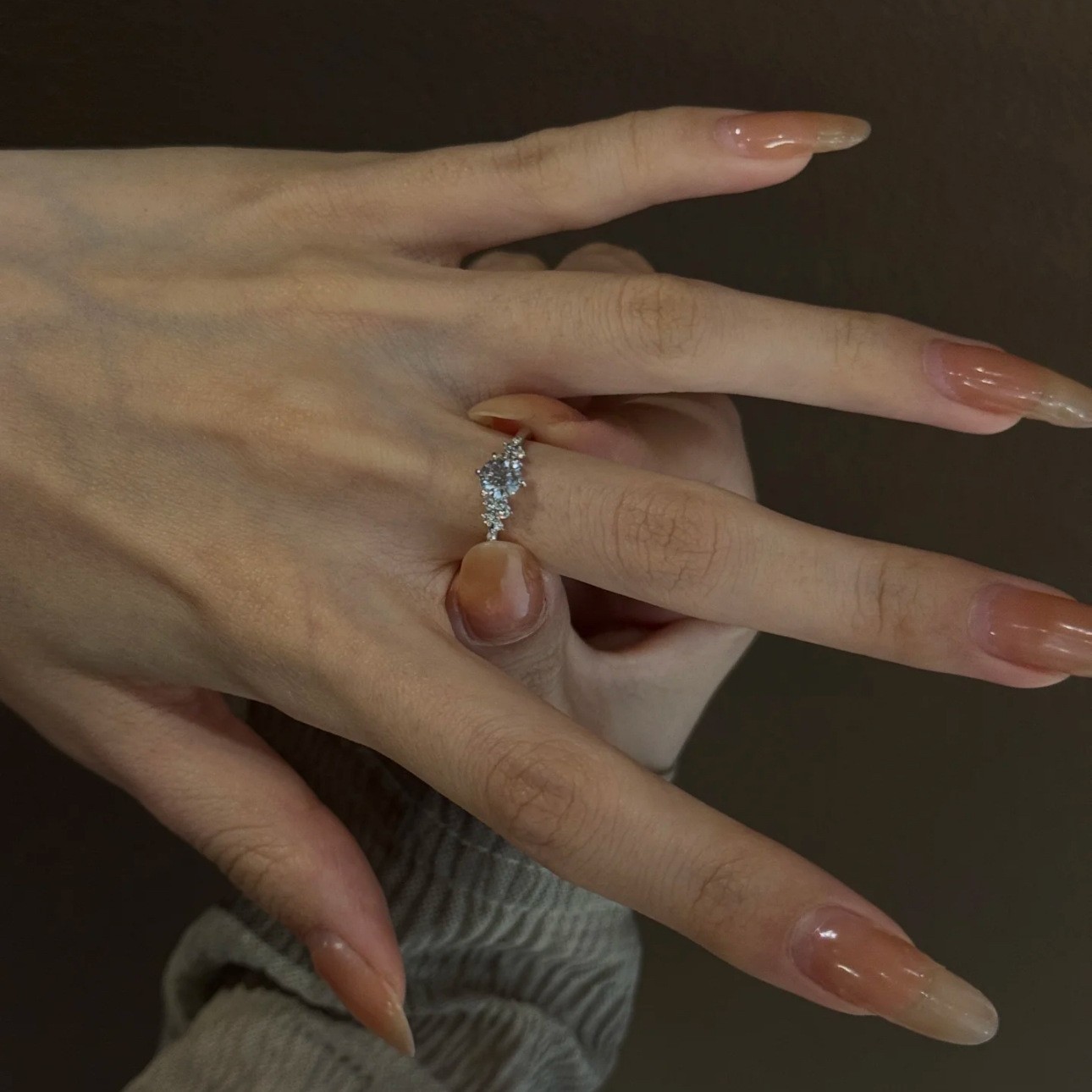 S925 sterling silver zircon ring, classic sparkling design