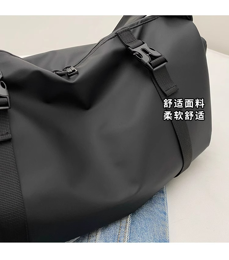 Waterproof sports bag, large capacity