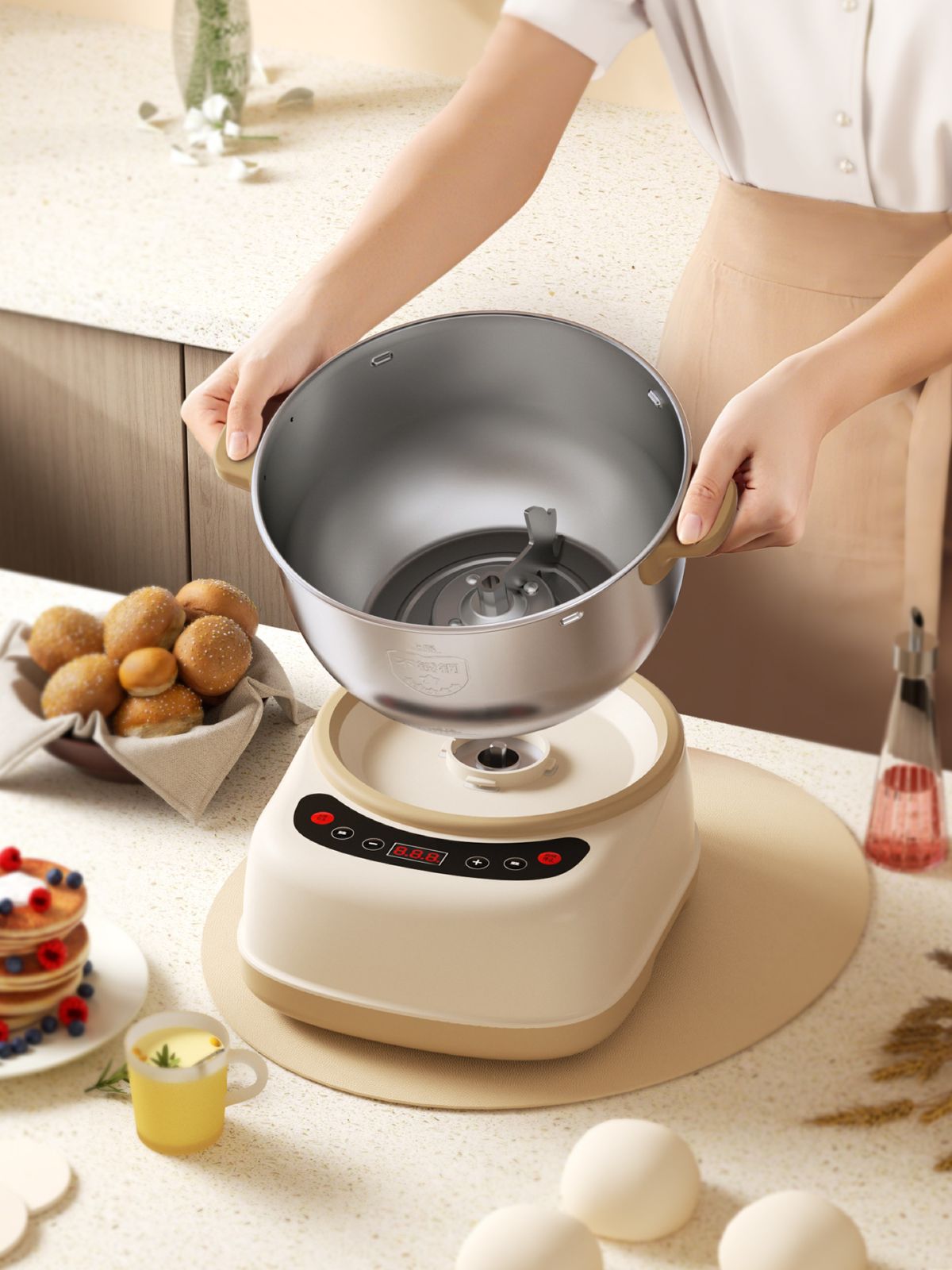 Automatic household dough mixer multifunctional