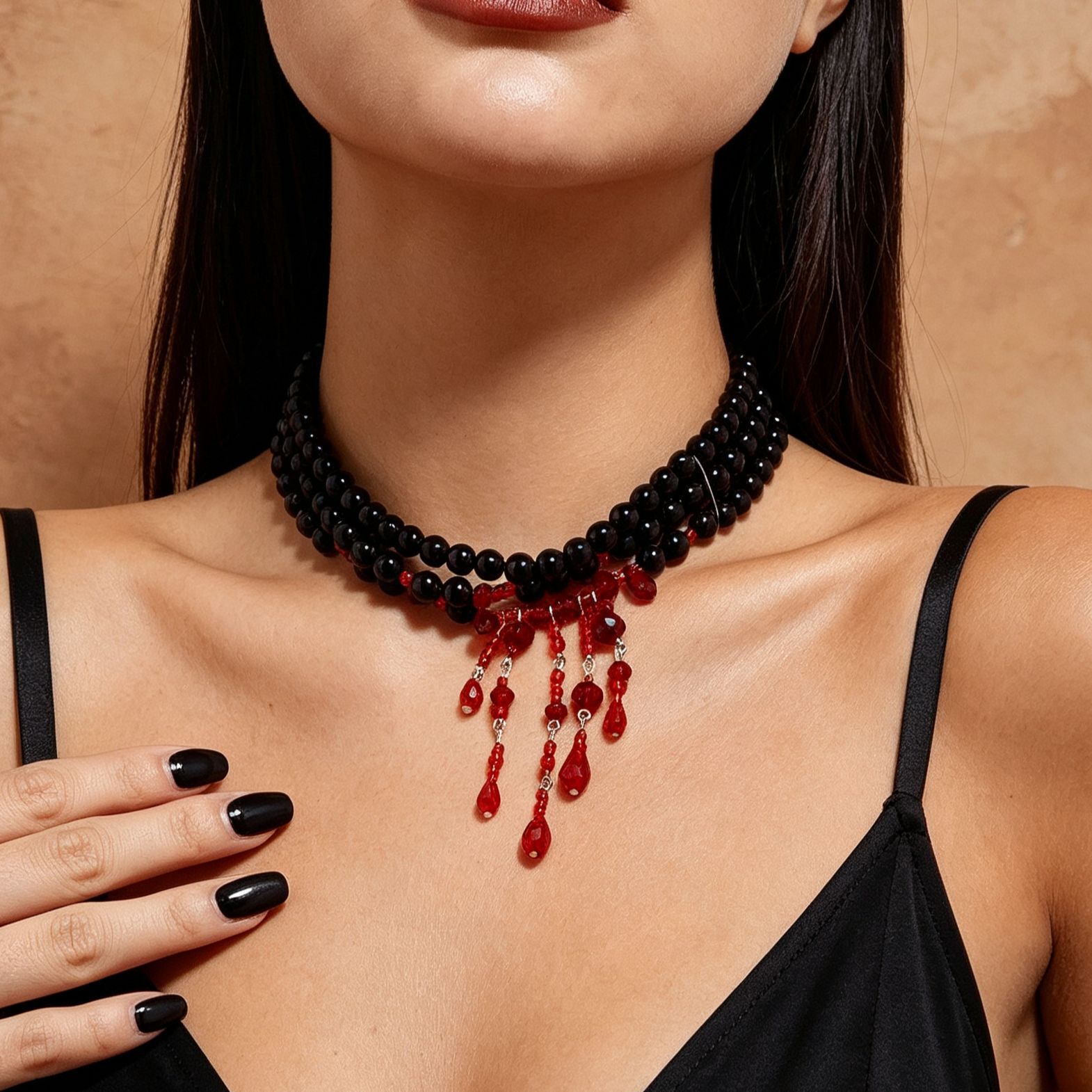 Perlenkette mit Tropfenblut-Design, Choker