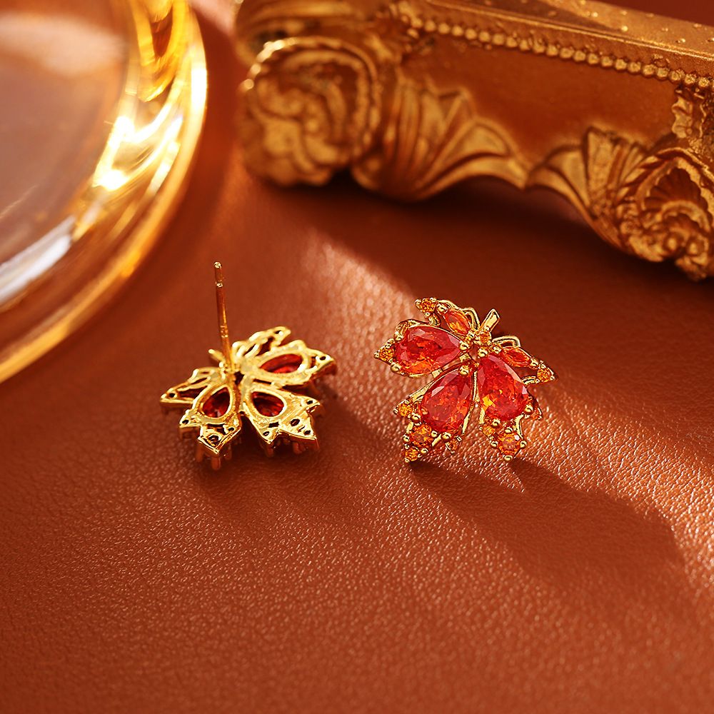 Red maple leaf zircon necklace and chain