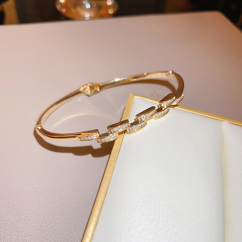 Fransız tarzı zirkonya taşlı geometrik açık bileklik, kadın bilezik