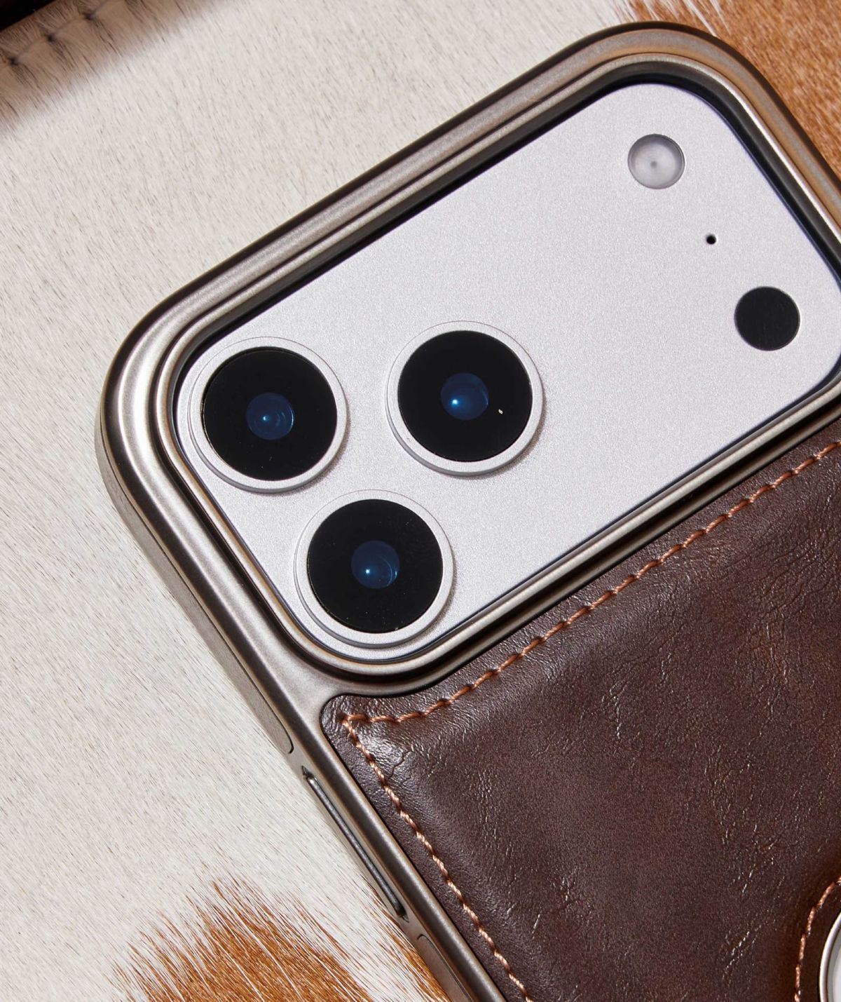 iPhone 17 Pro Max lens protective magnetic case