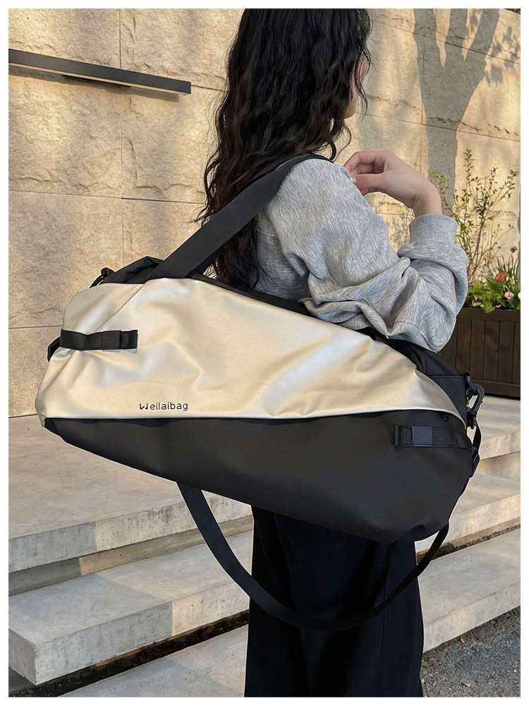 Large capacity dry-wet separation travel bag