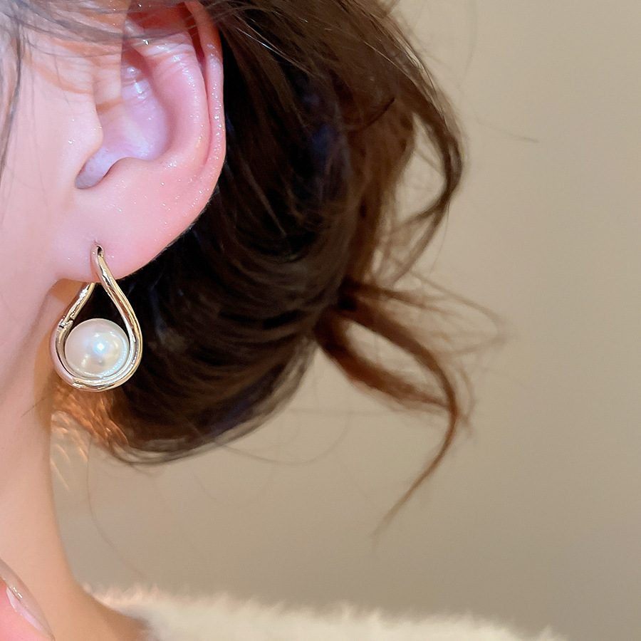Zircon geometric pearl stud earrings, French style