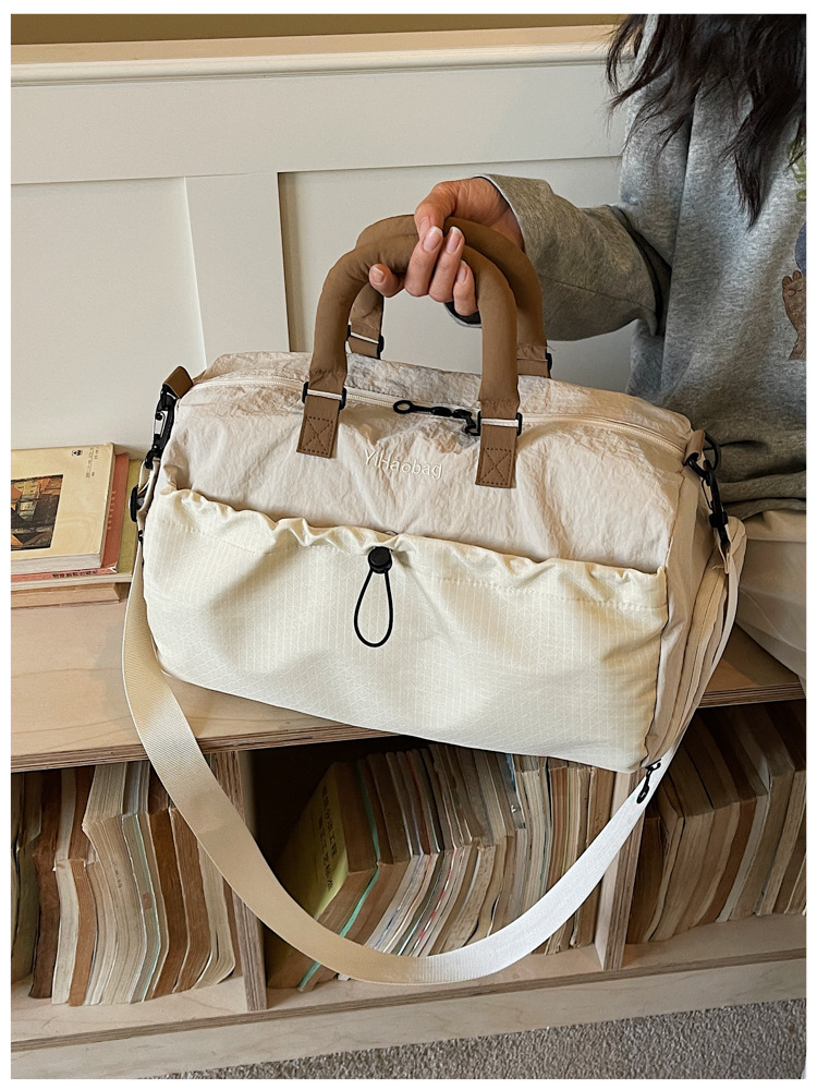 Reisetasche mit Trocken-Nass-Trennung, groß
