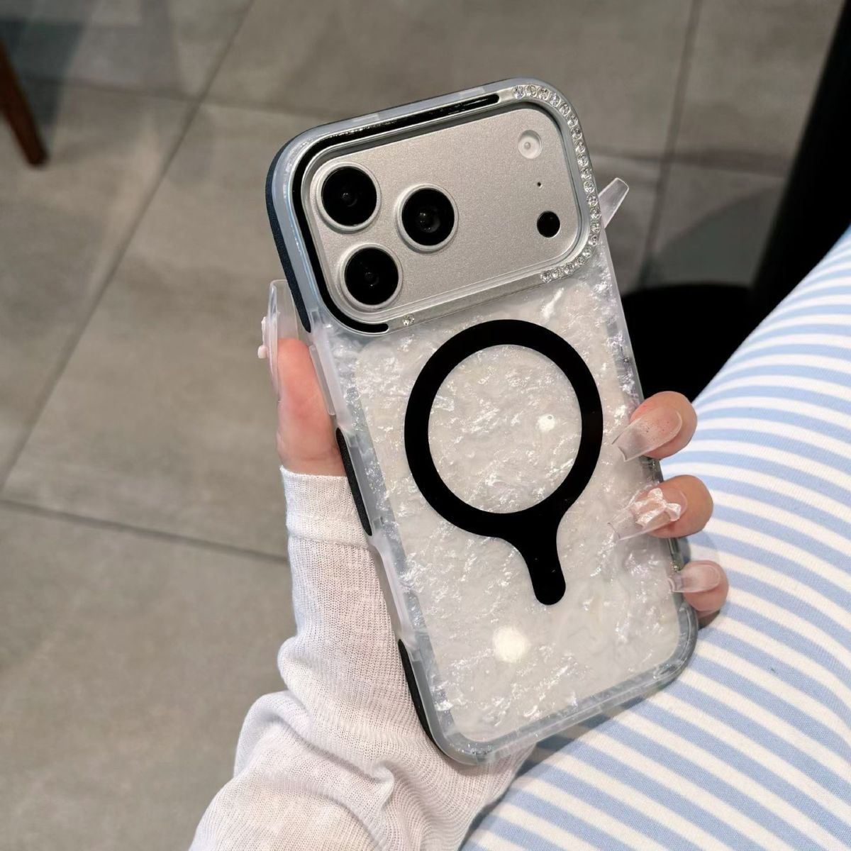 iPhone 17 phone case, glitter star design, premium, full coverage