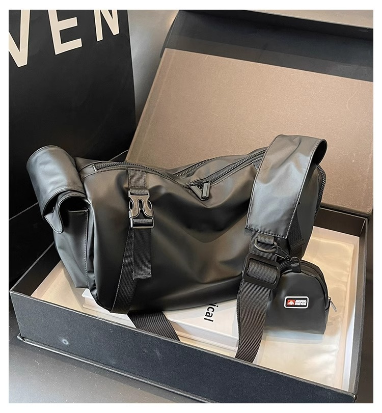 Waterproof sports bag, large capacity