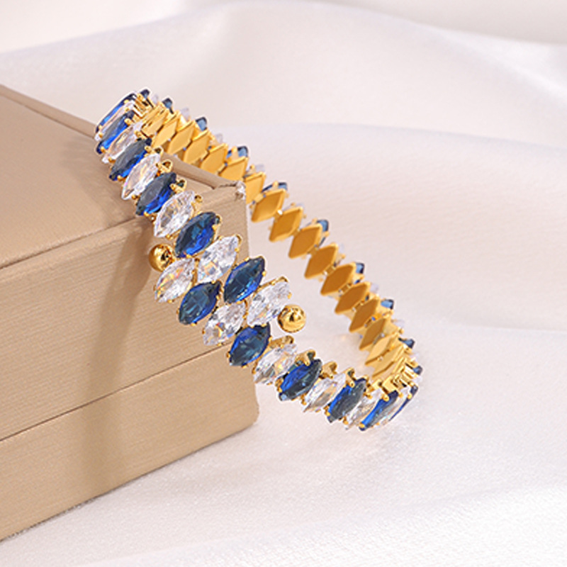 Titanstahl-Armband mit Zirkonia-Steinen, 18k vergoldet