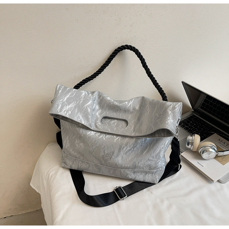 Travel bag, large capacity, single shoulder strap