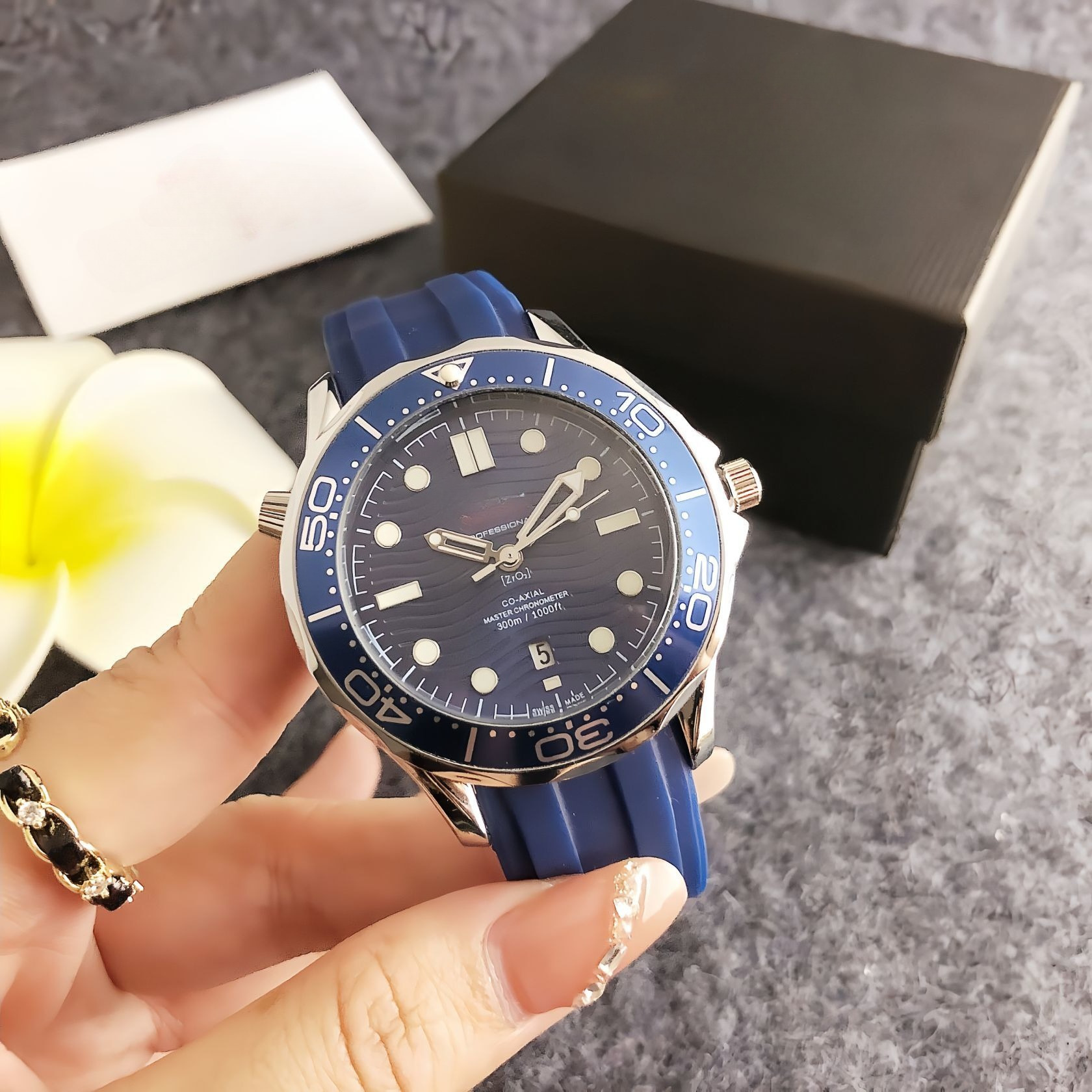 Men's waterproof quartz wristwatch, mesh band
