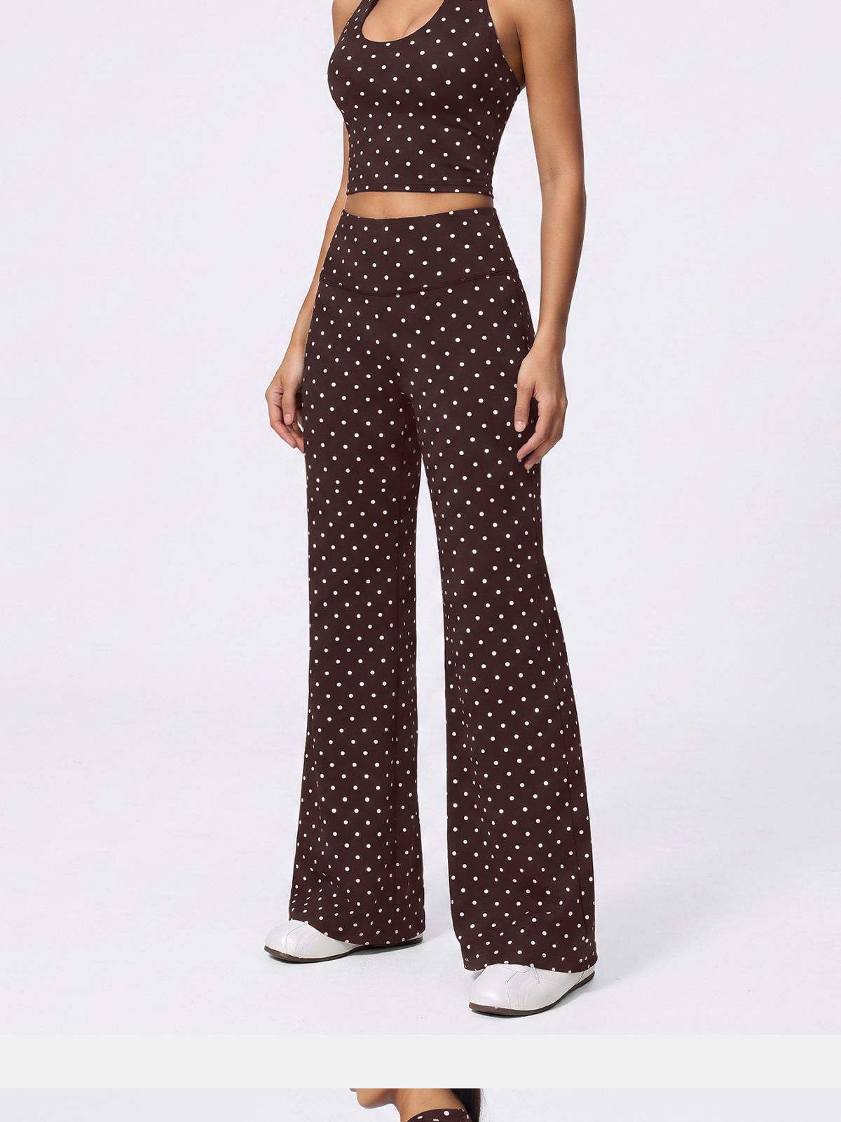 Yoga sports set deep V neck elastic patterned design