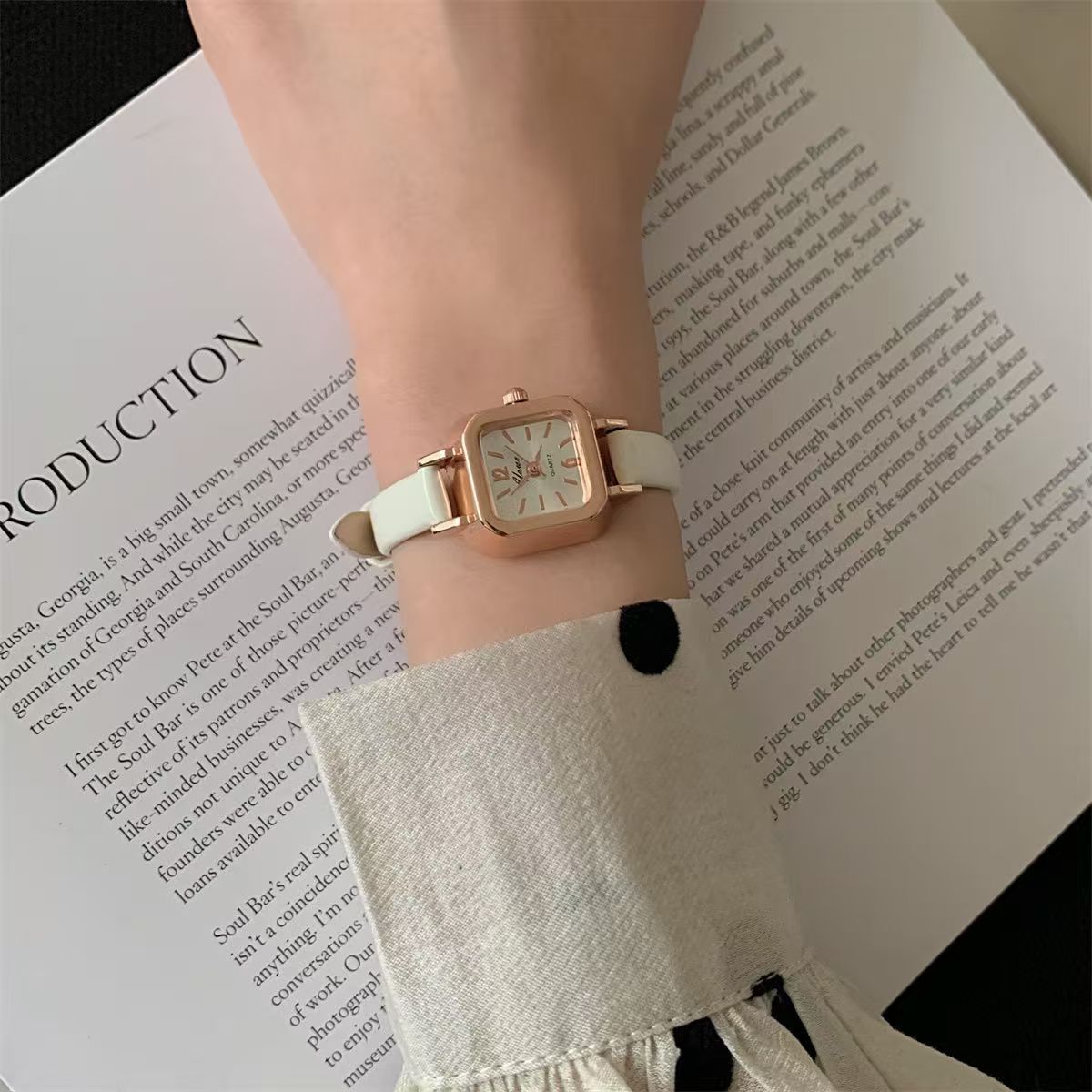 Women's Quartz Watch Leather Strap