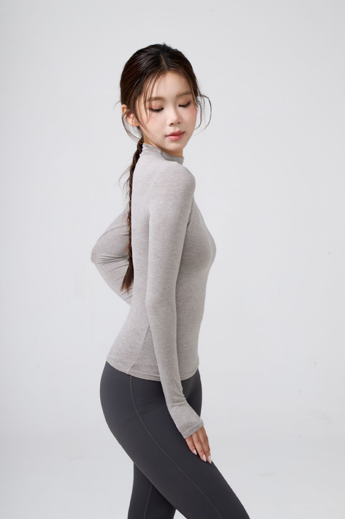 麓川柔软亲肤半高领运动瑜伽上衣显瘦百搭瑜伽服女秋冬长袖运动服