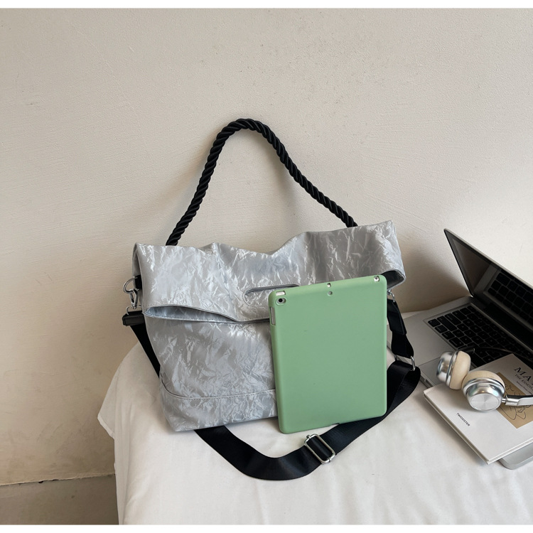 Travel bag, large capacity, single shoulder strap