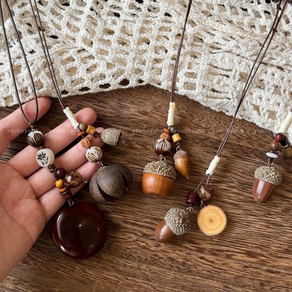 Chinese-style brown pendant necklace with lock design