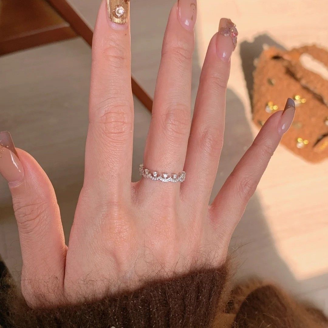 Women's lace flower ring, diamond cut, elegant design
