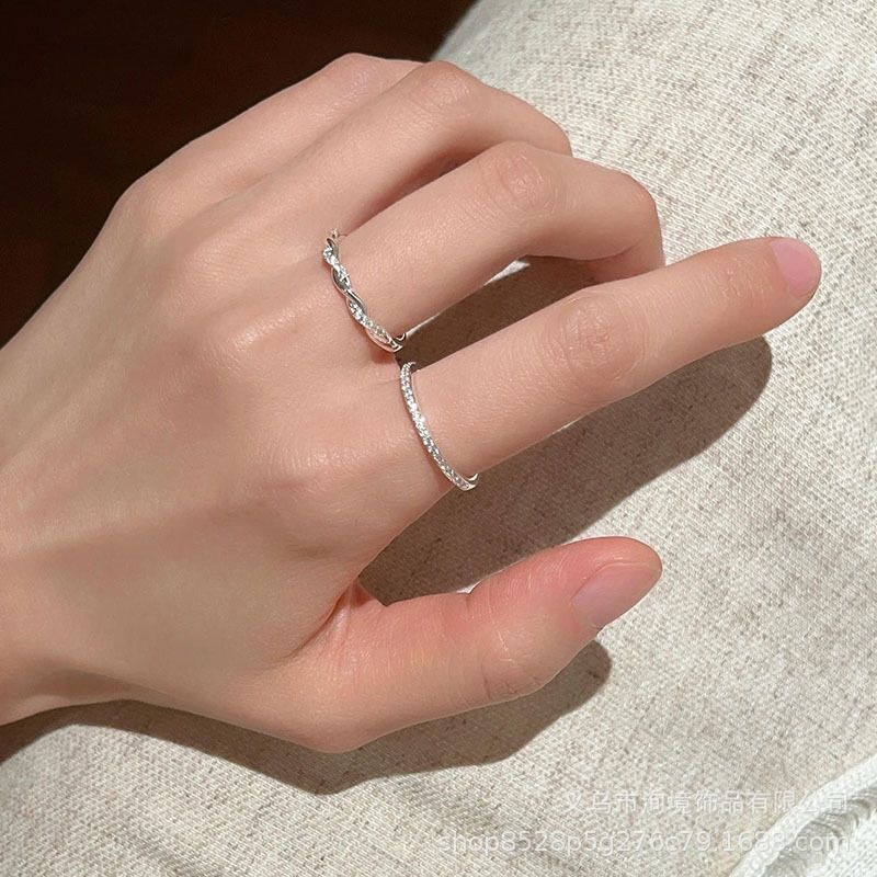 Minimalist Silver Ring Niche Design Index Finger