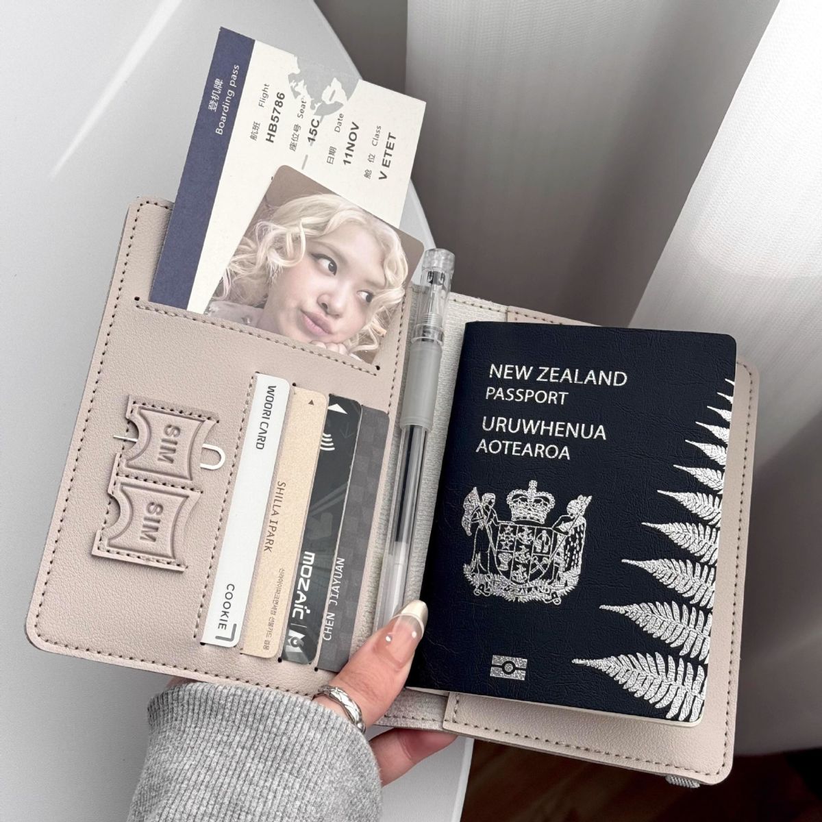 防盗刷RFID旅行外出护照夹保护套封面卡位证件收纳护照包钱包一体
