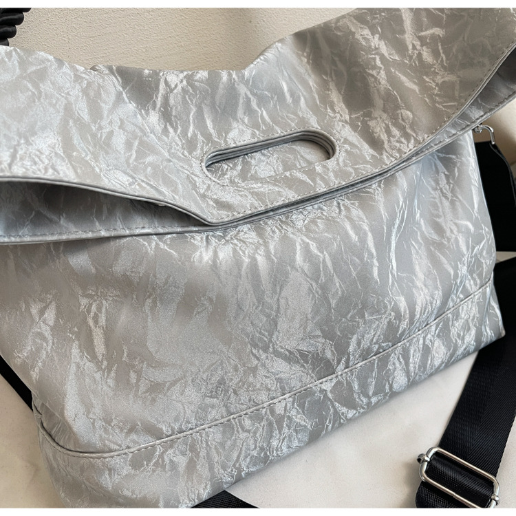 Travel bag, large capacity, single shoulder strap