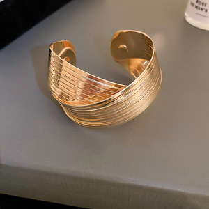 Irregular concave bracelet, niche design, silver-toned