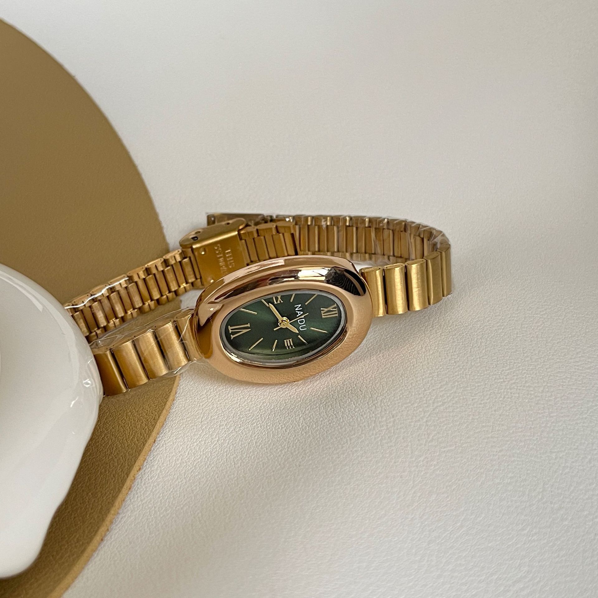Damenuhr, klassischer Stil, elegante Luxus-Vintage, modisch