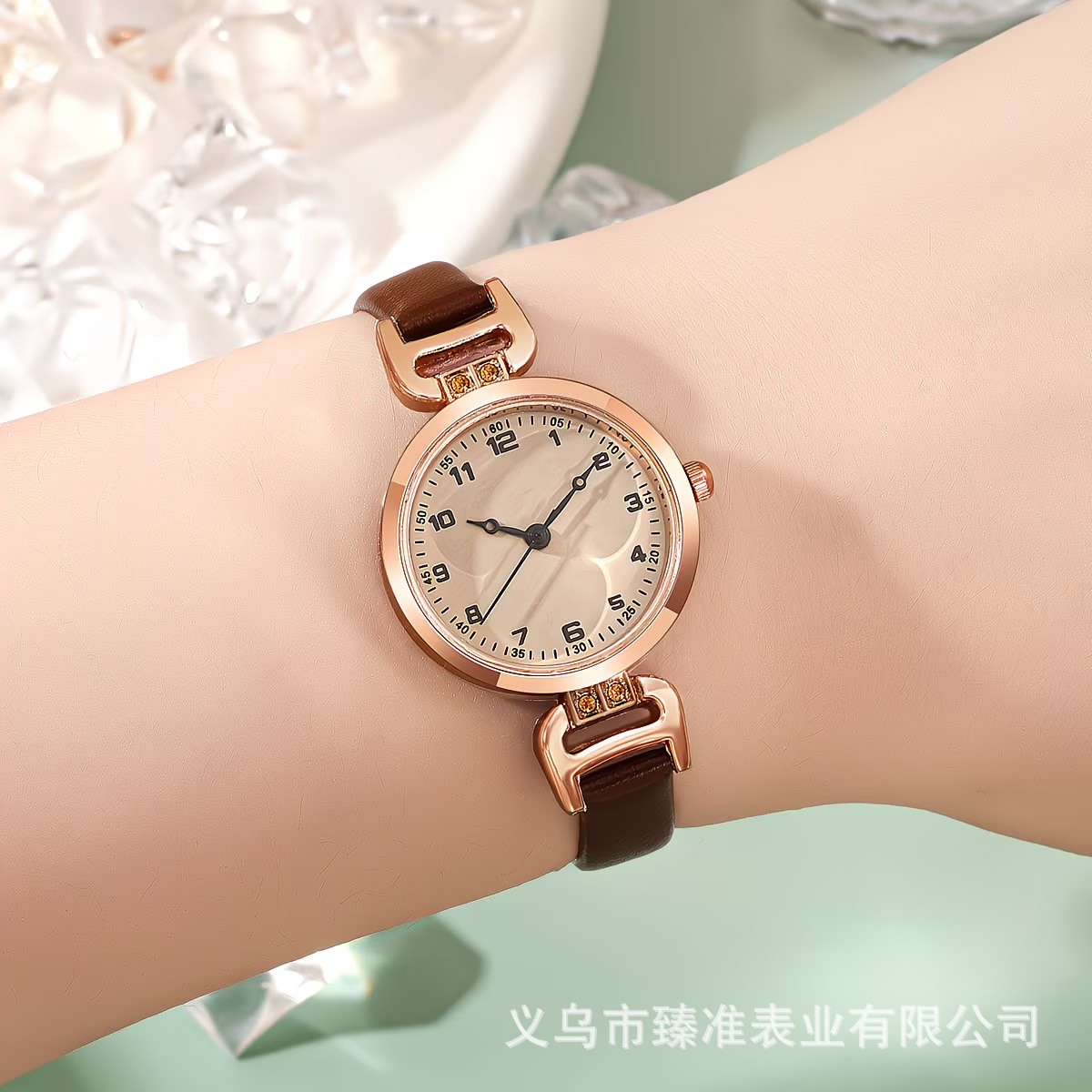 Rose gold taşlı kadın kol saati kuvars dijital kadran