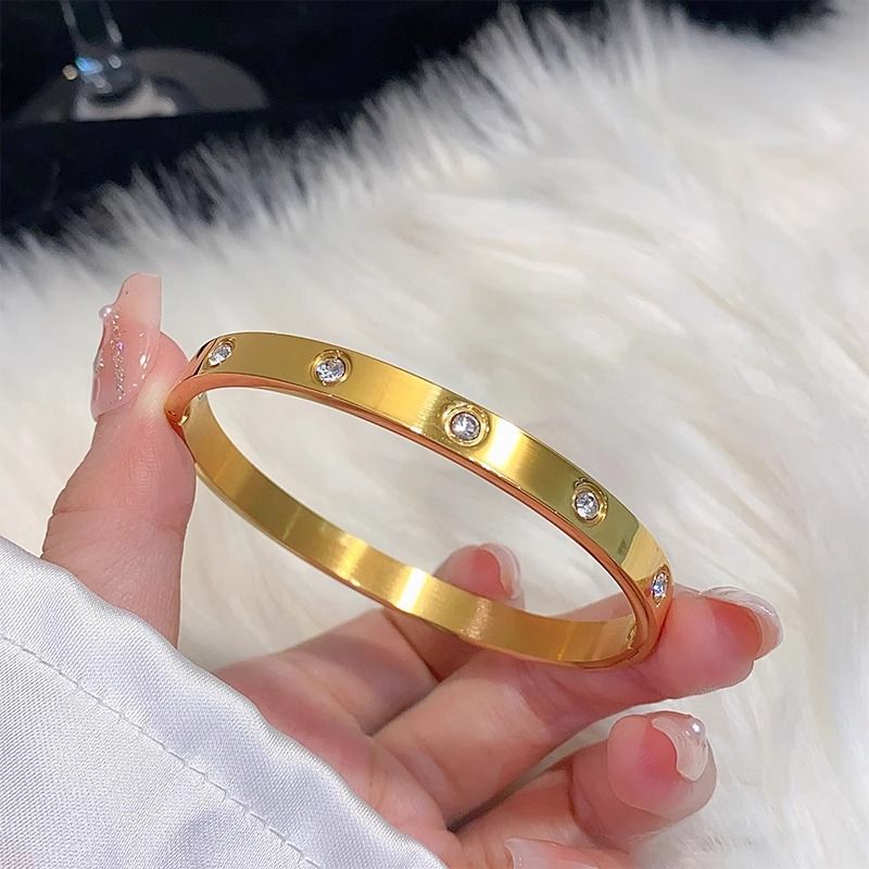 爆款手镯女钛钢天星高级感欧美风手环轻奢气质INS风小众设计优雅