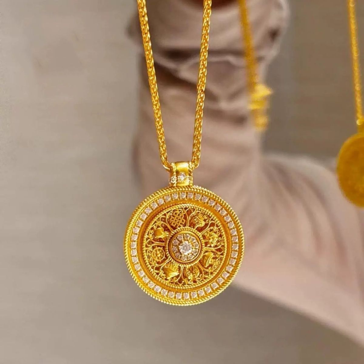Vietnamese gold compass pendant rotatable women necklace
