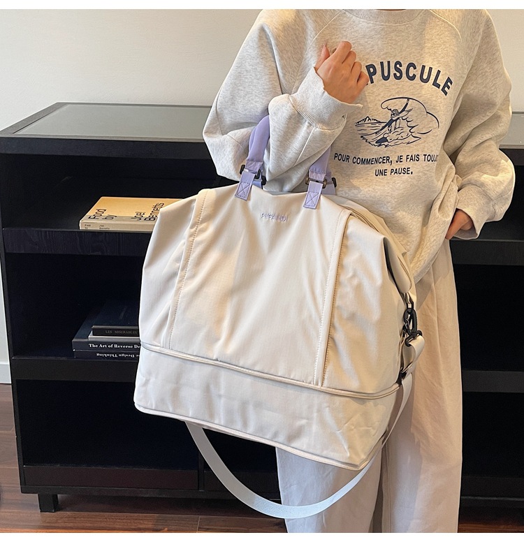 Large capacity travel bag, carry-on compatible
