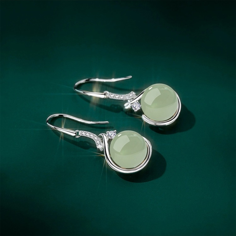 Klassische Jade-Ohrringe, chinesischer eleganter Stil