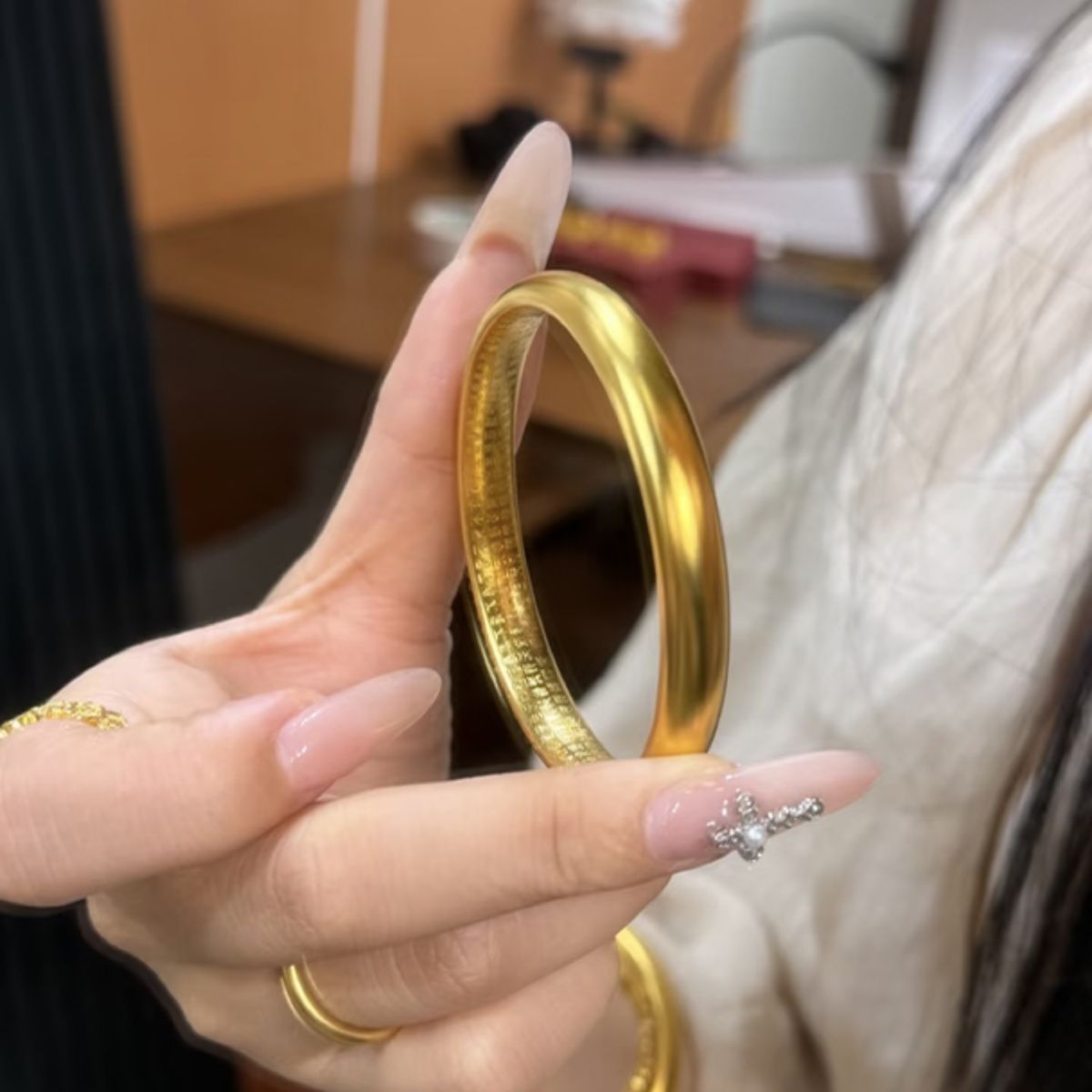 24K altın kaplı bilezik, masif tıncı sırtı tasarımı