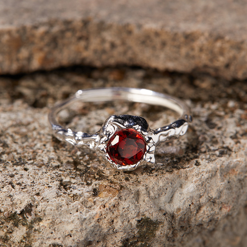 S925 Silber 18K Granat-Mittelfingerring