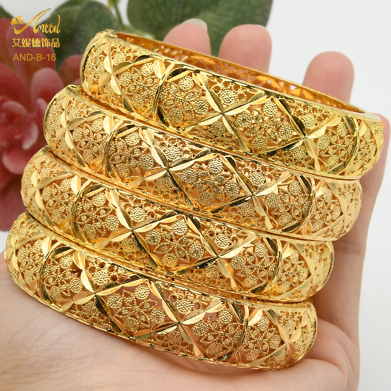 Vergoldetes Armband, Dubai Brautstil, leichter Luxus