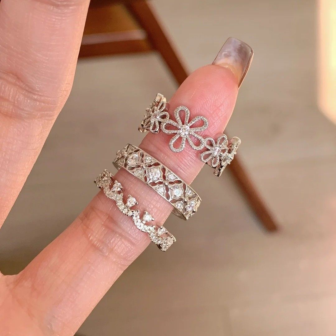 Women's lace flower ring, diamond cut, elegant design