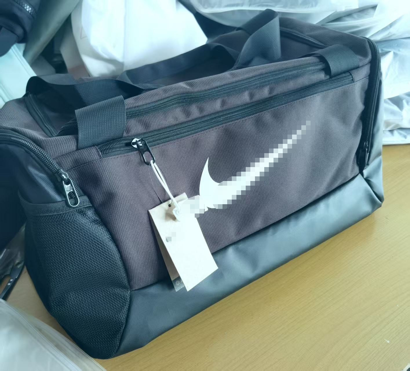 Patchwork-Reisetasche mit Trocken- und Nassbereich