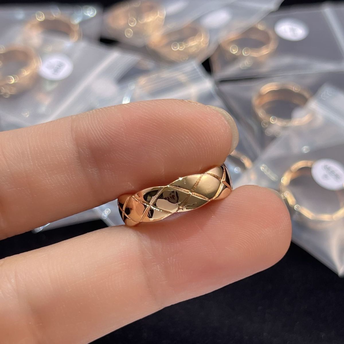 Xiangja 18k Gold plattiert Coco Rautenmuster Ring