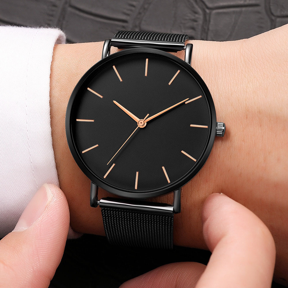 Men's quartz watch with mesh band, minimalist design