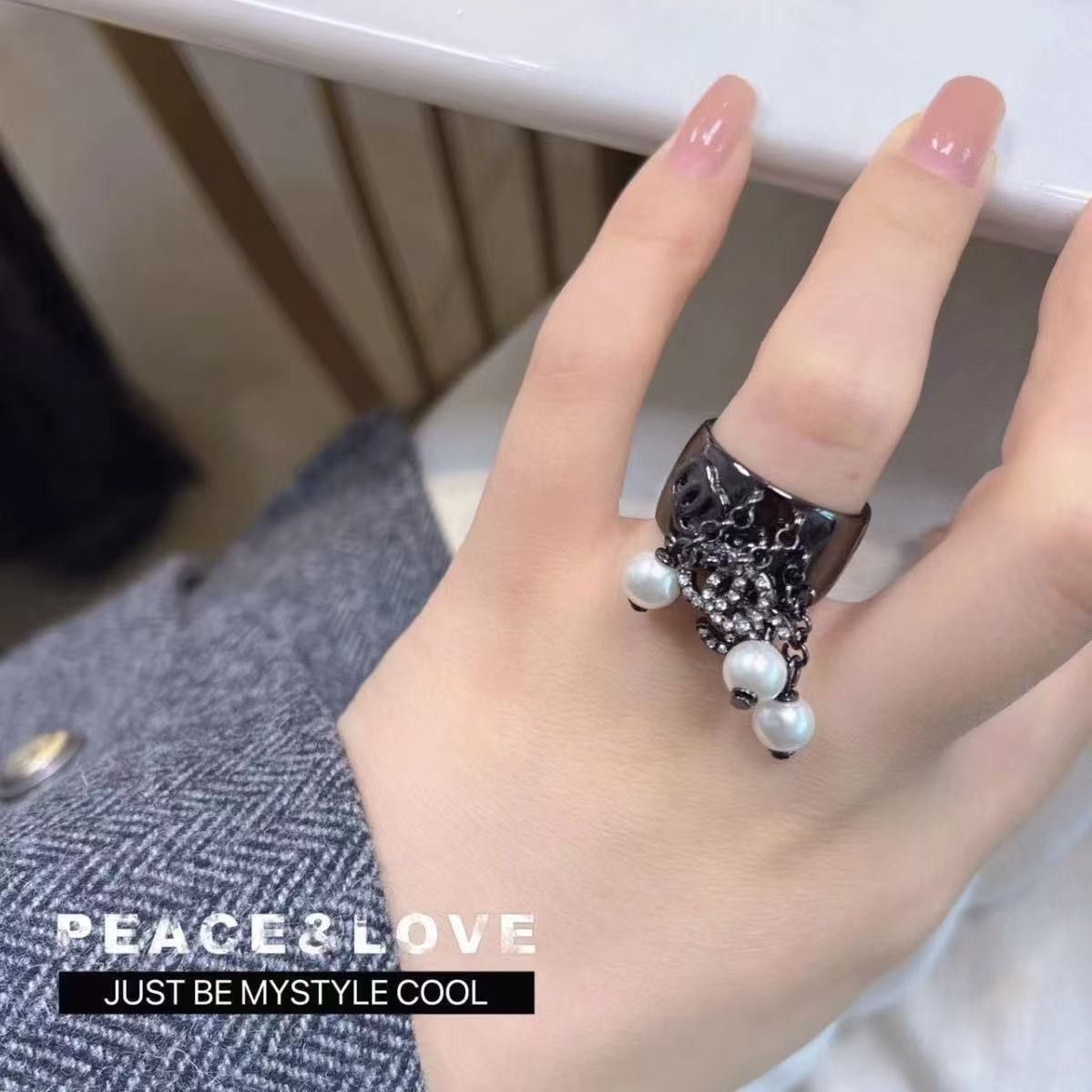 Vintage ring set, five-pointed star design, pearl details