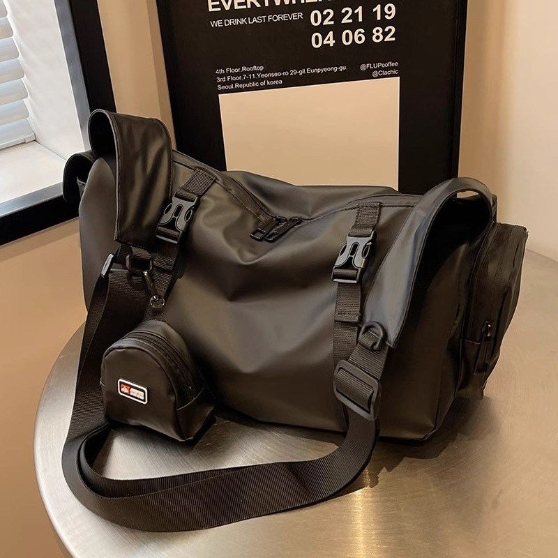 Waterproof sports bag, large capacity